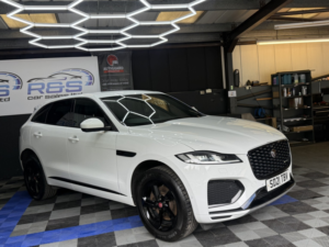 2021 Jaguar F-Pace 2.0 D165 Mhev R-Dynamic S in White — image 6