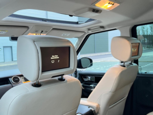2015 Land Rover Discovery 4 3.0 Sd V6 Hse Luxury Auto 4WD Euro 5 (s/s) 5dr in Grey — image 2