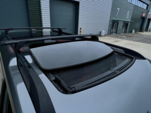 2015 Land Rover Discovery 4 3.0 Sd V6 Hse Luxury Auto 4WD Euro 5 (s/s) 5dr in Grey — image 3