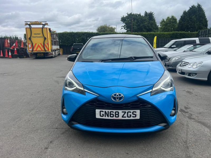 2018 Toyota Yaris 1.5 Vvt-H Cyan Bi-Tone in Blue — image 1