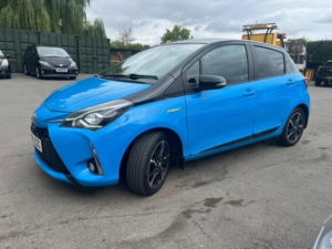 2018 Toyota Yaris 1.5 Vvt-H Cyan Bi-Tone in Blue — image 3