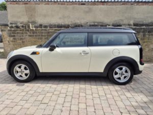2010 MINI Clubman 1.6 Cooper D Euro 4 5dr in White — image 5