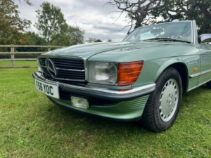 1988 Mercedes-Benz Sl 3.0 in Green — image 2