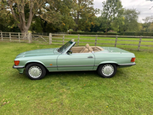 1988 Mercedes-Benz Sl 3.0 in Green — image 3