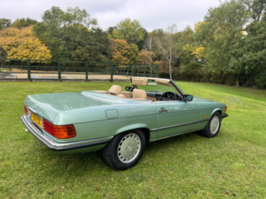 1988 Mercedes-Benz Sl 3.0 in Green — image 6
