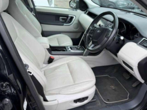 2018 Land Rover Discovery Sport 2.0 Td4 Hse Black Auto 4WD Euro 6 (s/s) 5dr in Black — image 2