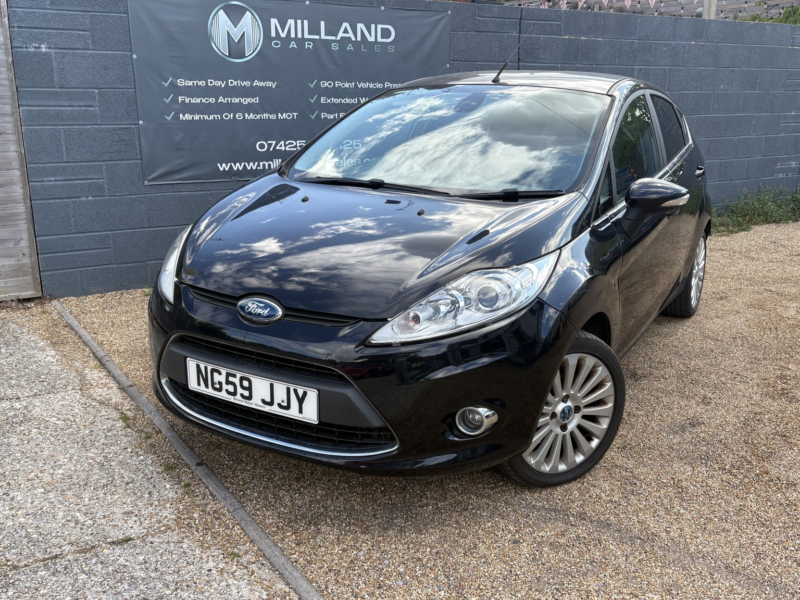 2010 Ford Fiesta 1.6 Titanium in Black — image 1