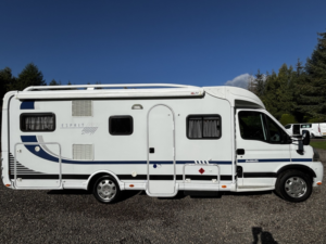 2007 Dethleffs Esprit Gt Fixed Bed 4 Berth in White — image 2
