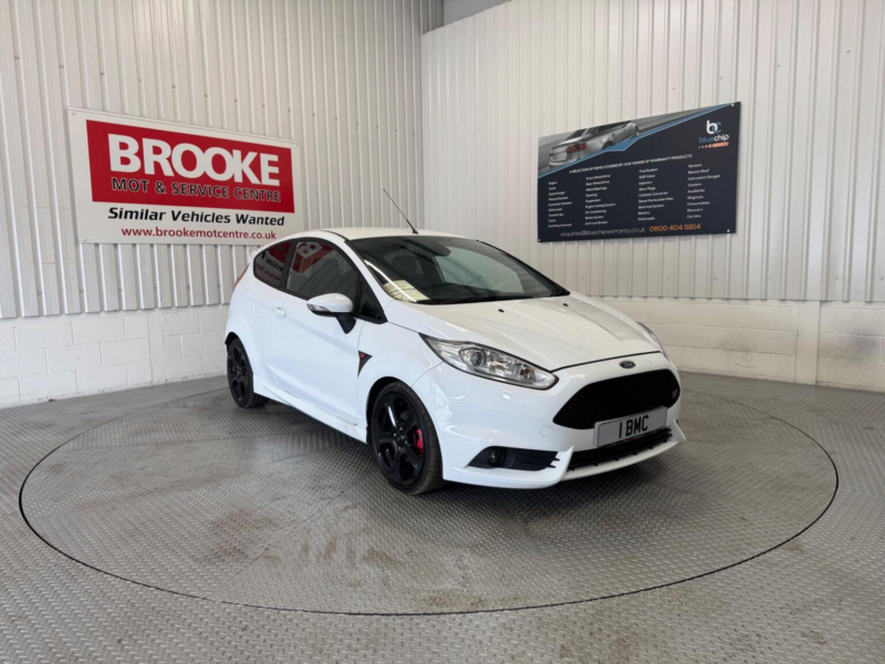 2017 Ford Fiesta 1.6t Ecoboost St-3 Euro 6 3dr in White — image 1