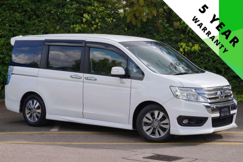 2012 Honda Stepwagon 2.0 Spada Z Inter Navi Selection 5dr 8 Seats in White — image 1