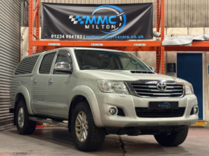 2013 Toyota Hilux 3.0 D-4d Invincible Auto 4WD 4dr in Silver — image 5