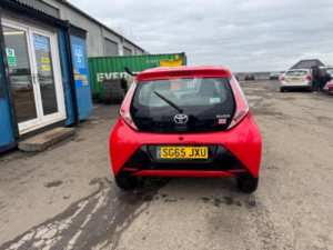 2015 Toyota Aygo 1.0 Vvt-I X-Pression X-Wave Euro 5 5dr Euro 5 in Red — image 4