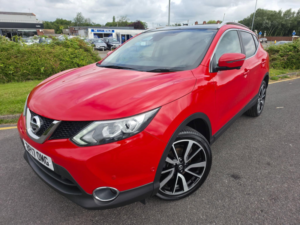 2017 Nissan Qashqai 1.5 Dci Tekna 2WD Euro 6 (s/s) 5dr in Red — image 4