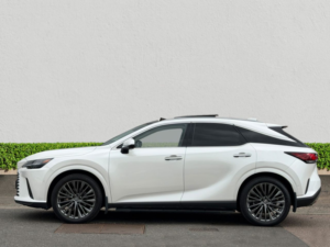 2023 Lexus Rx 2.5 450h+ 18.1kwh Takumi SUV 5dr Petrol Plug-In Hybrid E-CVT 4WD Euro 6 (s/s) (308 Ps) in White — image 4