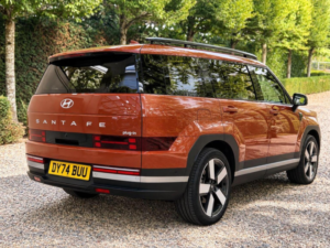 2024 Hyundai Santa Fe 1.6 T-Gdi 13.8kwh Ultimate Auto 4WD Euro 6 (s/s) 5dr (7seat) in Orange — image 3