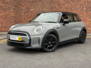 2021 MINI Hatch 1.5 Cooper Classic Steptronic Euro 6 (s/s) 3dr in Grey — image 3
