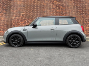 2021 MINI Hatch 1.5 Cooper Classic Steptronic Euro 6 (s/s) 3dr in Grey — image 5