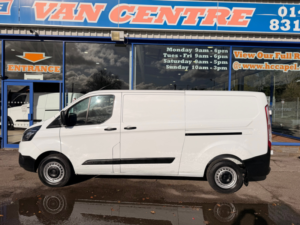 2023 Ford Transit Custom 2.0 300 Ecoblue Leader Panel Van 5dr Diesel Manual L2 H1 Euro 6 130 Ps in White — image 3