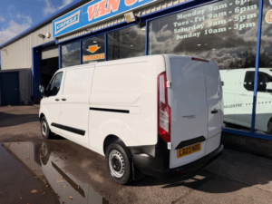 2023 Ford Transit Custom 2.0 300 Ecoblue Leader Panel Van 5dr Diesel Manual L2 H1 Euro 6 130 Ps in White — image 4