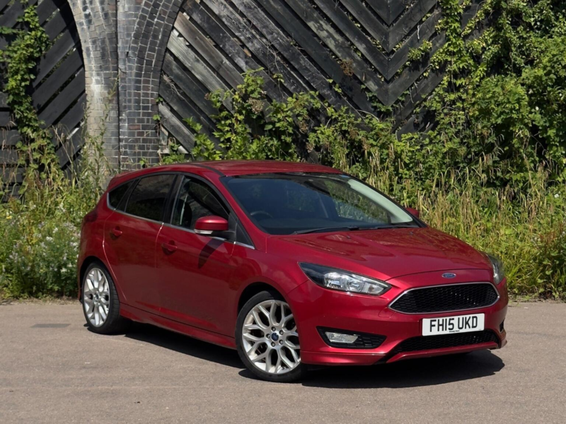 2015 Ford Focus 1.0t Ecoboost Zetec S Euro 6 (s/s) 5dr in Red — image 1