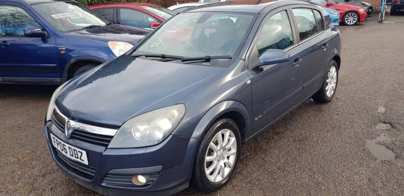 2006 Vauxhall Astra 1.9 Cdti 16v Elite 5dr in Blue — image 1