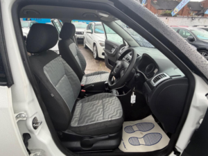 2009 Skoda Fabia 1.2 Htp 12v 2 5dr in White — image 3