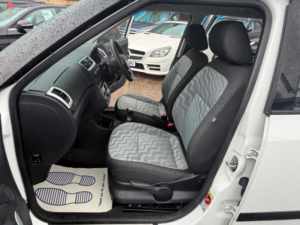 2009 Skoda Fabia 1.2 Htp 12v 2 5dr in White — image 4