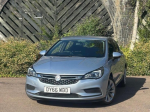 2016 Vauxhall Astra 1.0i Turbo Ecoflex Design Euro 6 (s/s) 5dr in Silver — image 2