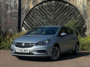 2016 Vauxhall Astra 1.0i Turbo Ecoflex Design Euro 6 (s/s) 5dr in Silver — image 3