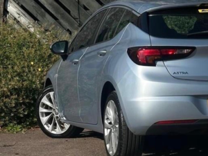 2016 Vauxhall Astra 1.0i Turbo Ecoflex Design Euro 6 (s/s) 5dr in Silver — image 4