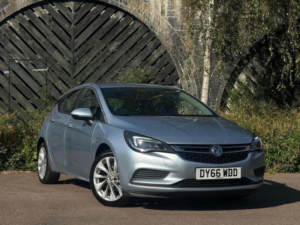 2016 Vauxhall Astra 1.0i Turbo Ecoflex Design Euro 6 (s/s) 5dr in Silver — image 5