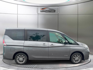 2022 Nissan Serena Hybrid MPV 8 Seats Automatic in Grey — image 5