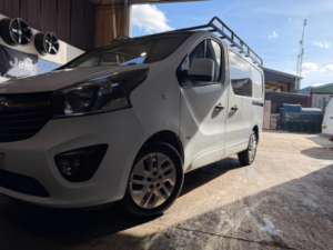 2015 Vauxhall Vivaro 1.6 Cdti 2900 Biturbo Ecoflex Sportive Crew Van L1 H1 Euro 5 (s/s) 5dr (6 Seat) in White — image 3