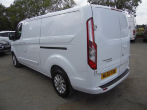 2021 Ford Transit Custom 2.0 300 Ecoblue Limited L2 H1 Euro 6 (s/s) 5dr in White — image 5