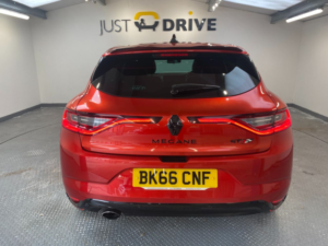 2016 Renault Megane 1.2 Tce Dynamique S Nav Hatchback 5dr Petrol Manual Euro 6 (s/s) (130 Ps) in Red — image 4