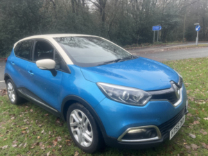 2016 Renault Captur 1.5 Dynamique Nav Dci 90 in Blue — image 2