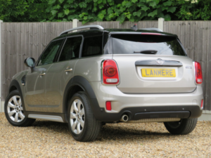 2018 MINI Countryman MINI Countryman 1.5 Cooper Chili Pack 5dr Manual * Sat Nav + Head Up Display + Stunning Example * in Silver — image 2