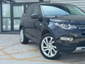2015 Land Rover Discovery Sport 2.0 Td4 Hse Luxury Auto 4WD Euro 6 (s/s) 5dr in Black — image 3