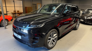 2023 Land Rover Range Rover Sport 3.0 D300 Mhev Dynamic Se in Black — image 3