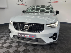 2025 Volvo Xc40 2.0 B4 Mhev Plus Dark Dct Auto Euro 6 (s/s) 5dr in Grey — image 2