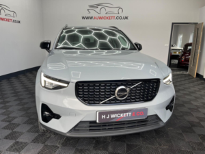 2025 Volvo Xc40 2.0 B4 Mhev Plus Dark Dct Auto Euro 6 (s/s) 5dr in Grey — image 5