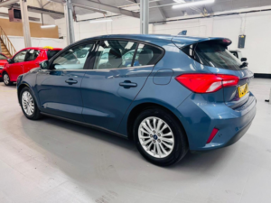 2020 Ford Focus 1.0t Ecoboost Titanium Euro 6 (s/s) 5dr in Blue — image 3