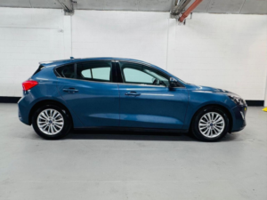 2020 Ford Focus 1.0t Ecoboost Titanium Euro 6 (s/s) 5dr in Blue — image 6