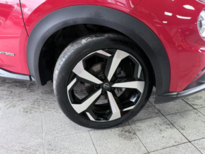 2023 Nissan Juke 1.6 Tekna Auto Euro 6 5dr in Red — image 4