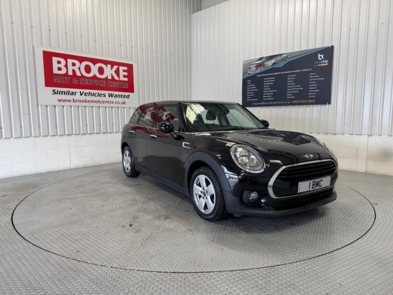 2016 MINI Clubman 1.5 Cooper Euro 6 (s/s) 6dr in Black — image 1
