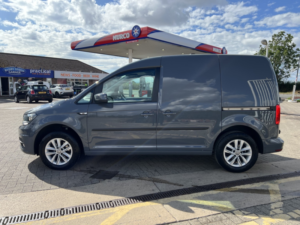 2020 Volkswagen Caddy 2.0 Tdi C20 Highline in Grey — image 4