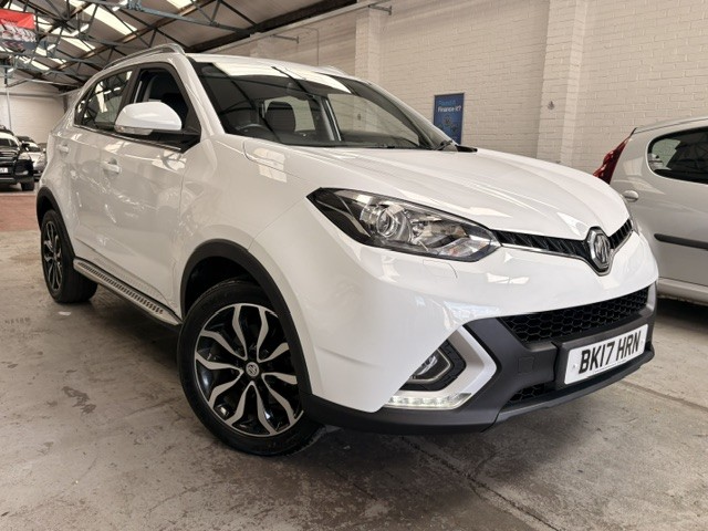 2017 MG Gs 1.5 Tgi Exclusive in White — image 1