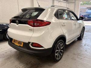 2017 MG Gs 1.5 Tgi Exclusive in White — image 4