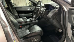 2019 Land Rover Range Rover Velar 2.0 D240 R-Dynamic Hse Auto 4WD Euro 6 (s/s) 5dr in Silver — image 4