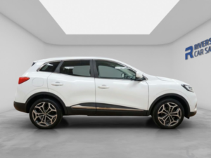 2022 Renault Kadjar 1.3 Tce Gt Line SUV 5dr Petrol Manual Euro 6 (s/s) (140 Ps) in White — image 4